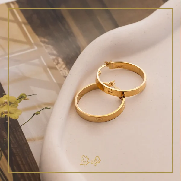 گوشواره طلا لاو کارتیر سایز مدیوم - Image 2
