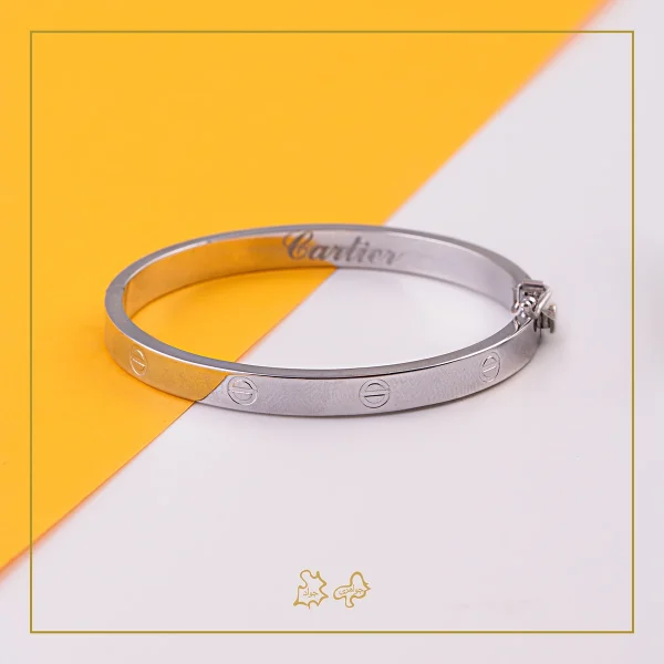 بنگل طلا بچه‌گانه لاو کارتیر سفید
